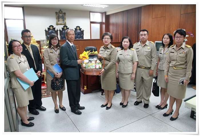 ﻿อธิบดีกรมบังคับคดีนำคณะผู้บริหารอวยพรปีใหม่ศาลแพ่งธนบุรี